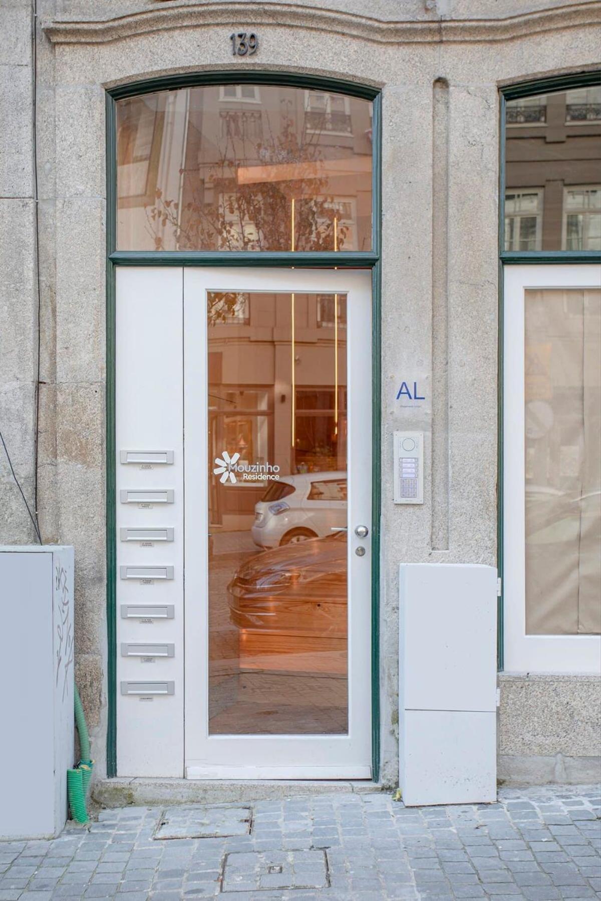 Liiiving In Porto-Mouzinho Residence Apartments Exterior photo
